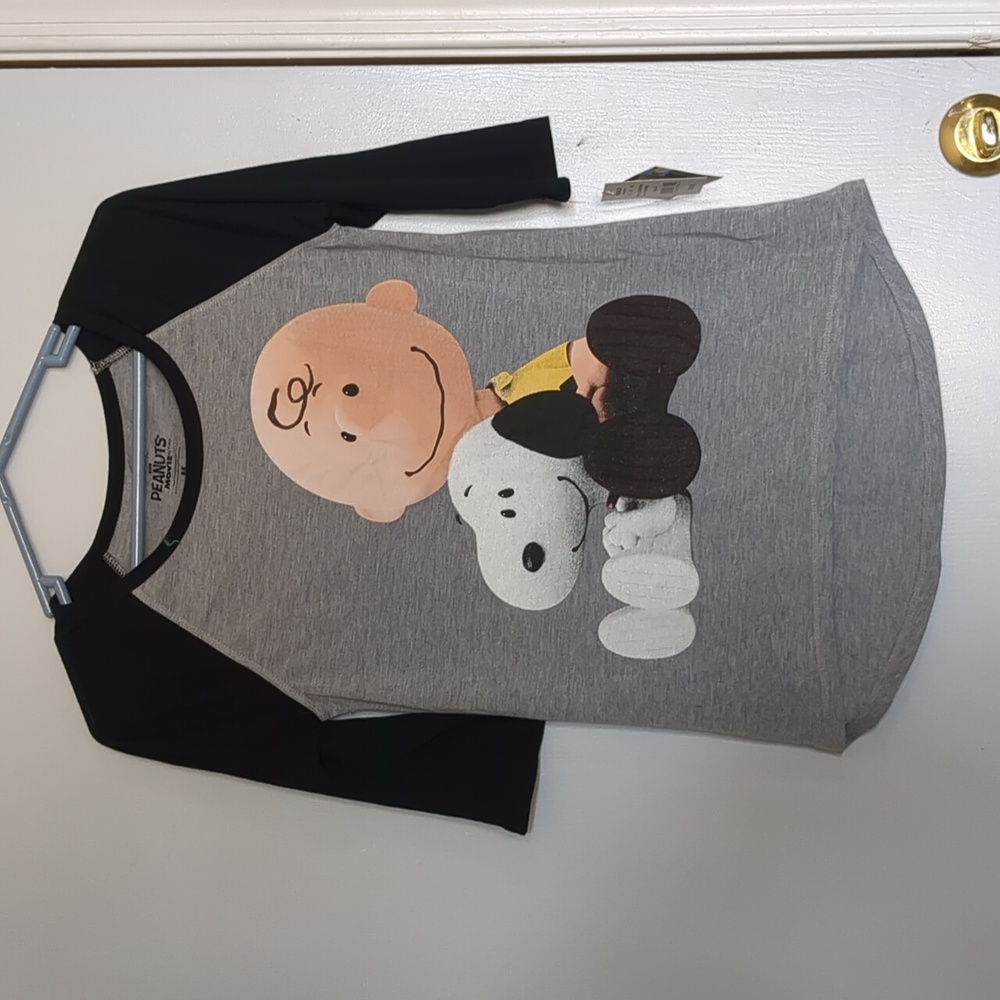 Peanuts Movie Charlie Brown & Snoopy Baseball Graphic Tee M